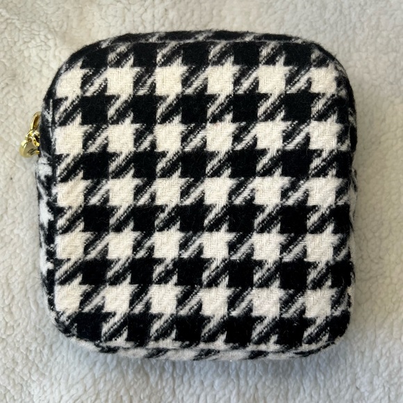 Stoney Clover Lane 🍀 Mini Pouch in noir houndstooth London collection ✨